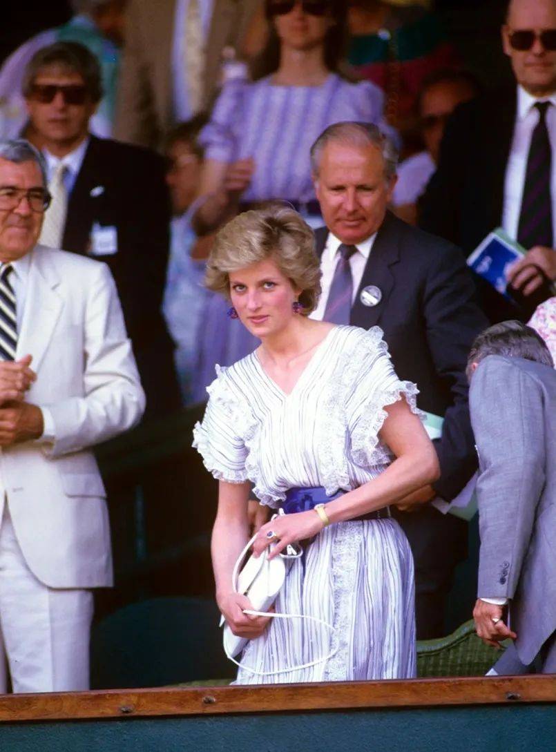 出了强大的 出了强大的